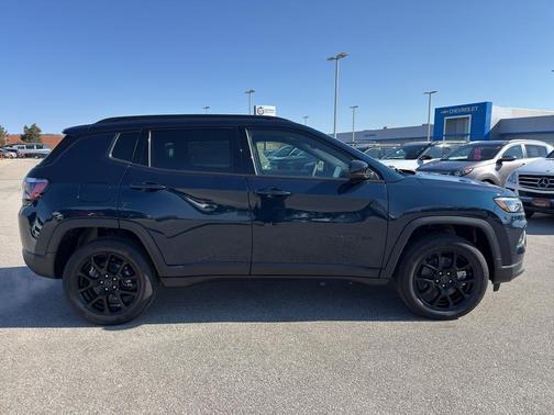 Fathom Blue Pearlcoat 2026 Jeep Compass Latitude