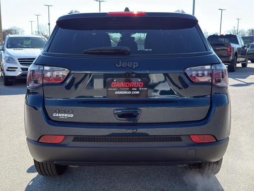 Fathom Blue Pearlcoat 2026 Jeep Compass Latitude