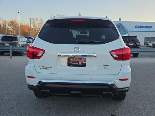 2020 Nissan Pathfinder SV