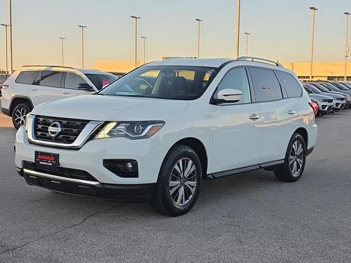 2020 Nissan Pathfinder SV