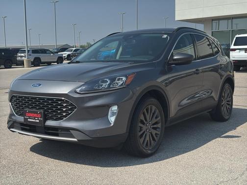 2022 Ford Escape Titanium
