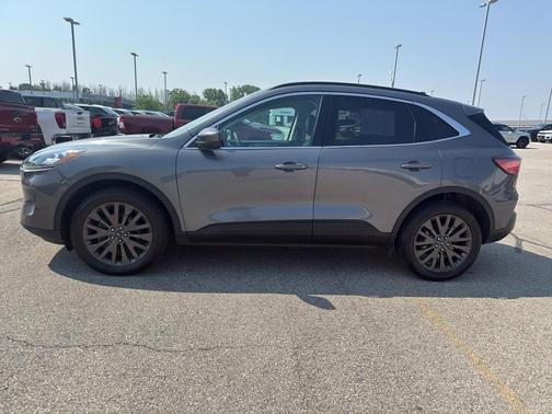 2022 Ford Escape Titanium