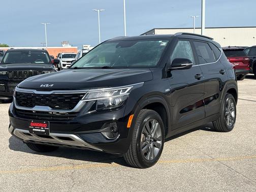 Cherry Black 2023 Kia Seltos S