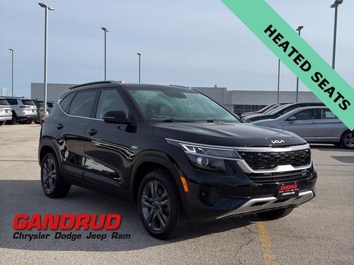 Cherry Black 2023 Kia Seltos S