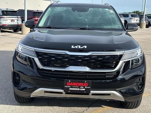 Cherry Black 2023 Kia Seltos S