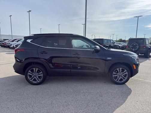 Cherry Black 2023 Kia Seltos S