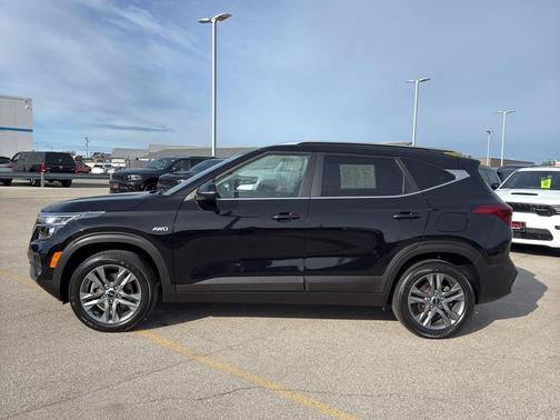 Cherry Black 2023 Kia Seltos S