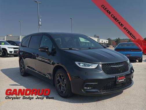2022 Chrysler Pacifica Hybrid Touring L
