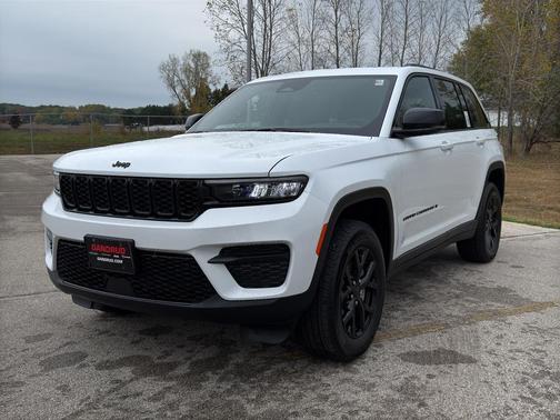 2025 Jeep Grand Cherokee Laredo