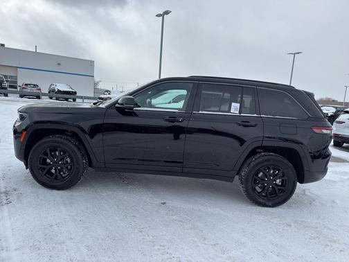 2026 Jeep Grand Cherokee Laredo