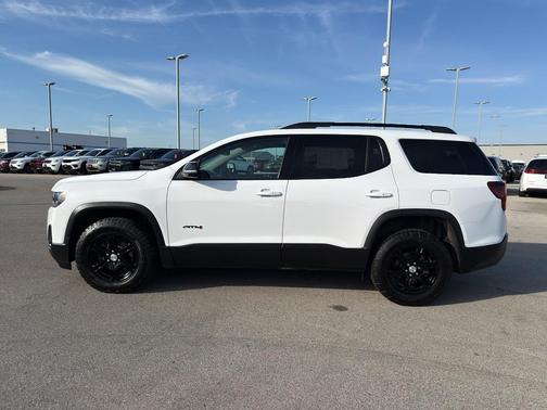 2023 GMC Acadia AT4