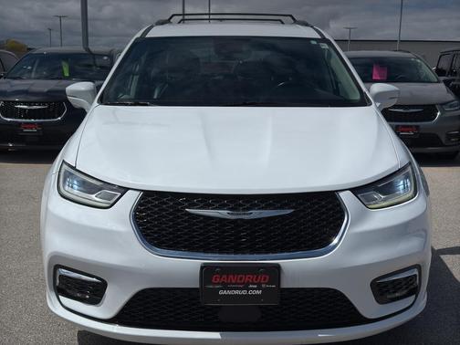 2021 Chrysler Pacifica Touring-L