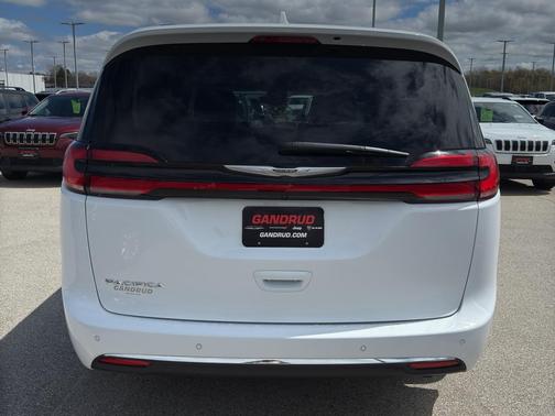 2021 Chrysler Pacifica Touring-L