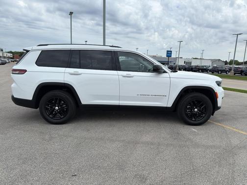 2023 Jeep Grand Cherokee L Laredo