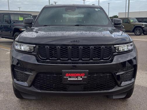 Diamond Black 2024 Jeep Grand Cherokee Laredo
