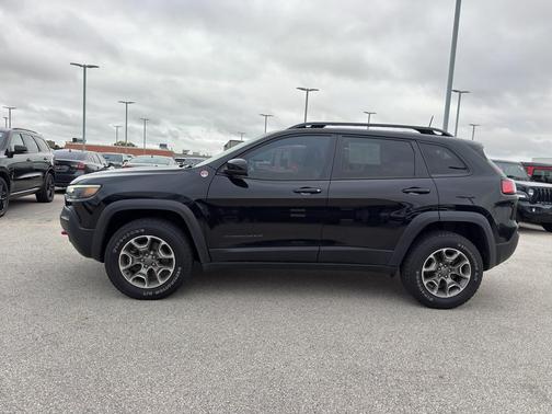 2022 Jeep Cherokee Trailhawk