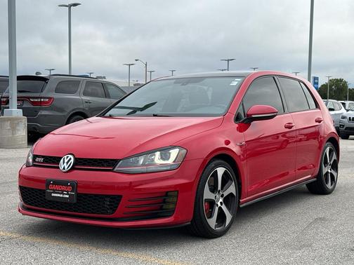 2017 Volkswagen Golf GTI SE 4-Door