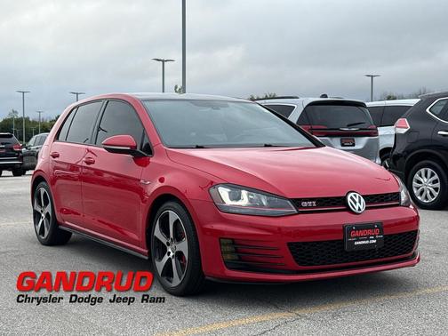 2017 Volkswagen Golf GTI SE 4-Door