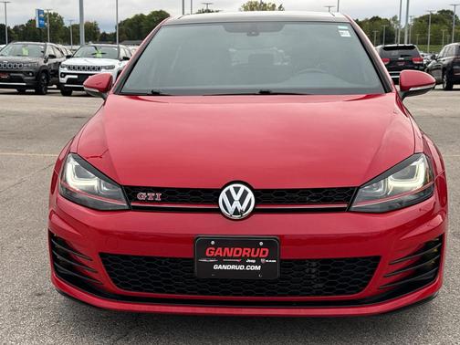 2017 Volkswagen Golf GTI SE 4-Door