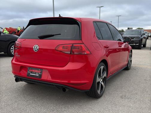 2017 Volkswagen Golf GTI SE 4-Door