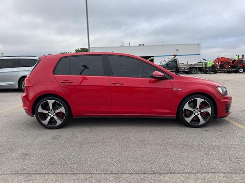 2017 Volkswagen Golf GTI SE 4-Door