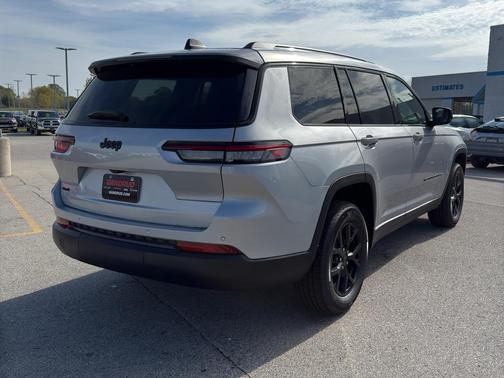 2025 Jeep Grand Cherokee L Laredo