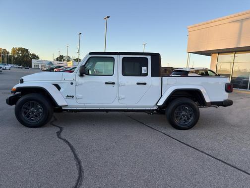 2025 Jeep Gladiator Sport
