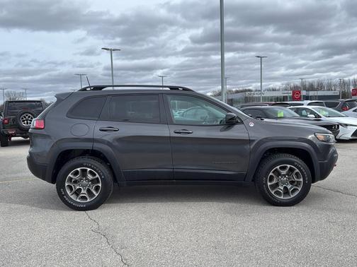 2022 Jeep Cherokee Trailhawk
