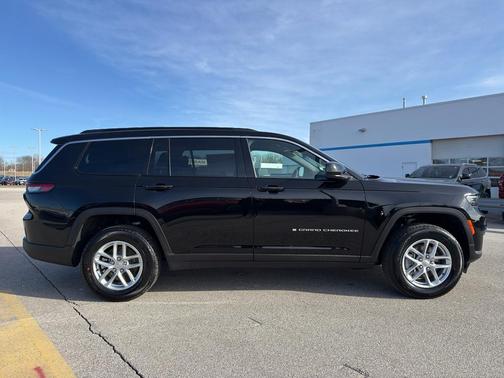 Diamond Black 2026 Jeep Grand Cherokee L Laredo