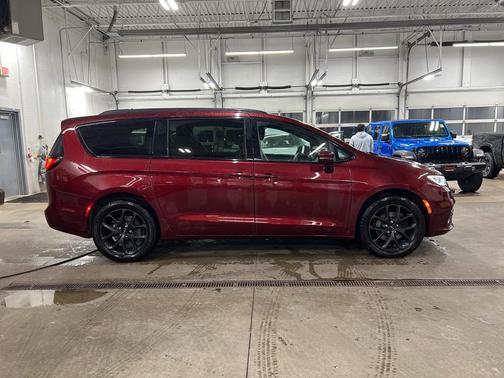 2022 Chrysler Pacifica Limited