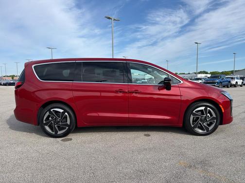 Red 2027 Chrysler Pacifica LIMITED