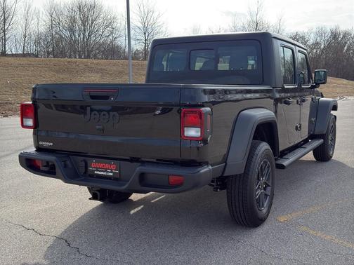 Black Clearcoat 2026 Jeep Gladiator Sport
