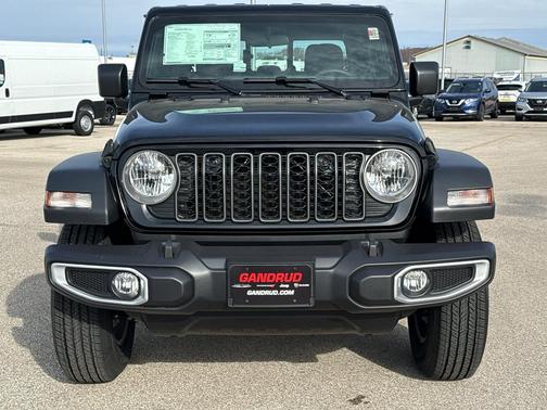 Black Clearcoat 2026 Jeep Gladiator Sport