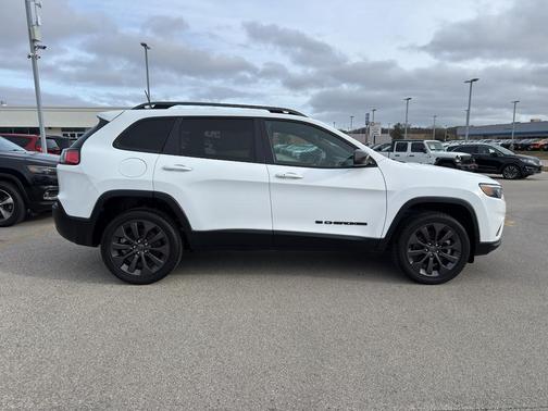 Bright White Clearcoat 2021 Jeep Cherokee Latitude Lux