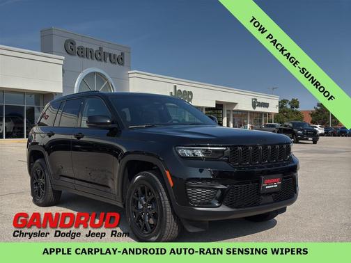 2025 Jeep Grand Cherokee Laredo