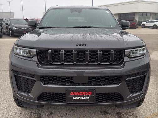 Metallic 2026 Jeep Grand Cherokee L Laredo