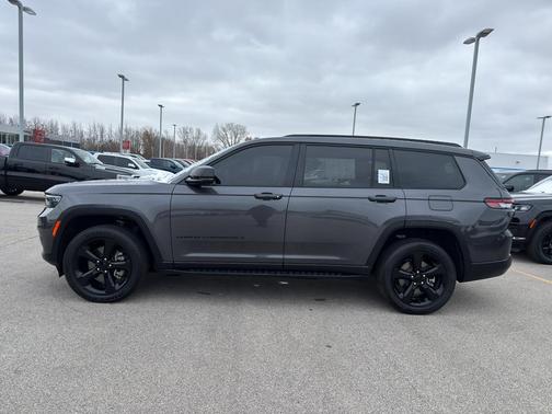 2023 Jeep Grand Cherokee L Laredo