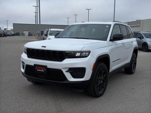 2025 Jeep Grand Cherokee Laredo