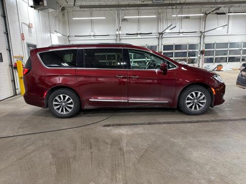 2020 Chrysler Pacifica Touring-L Plus
