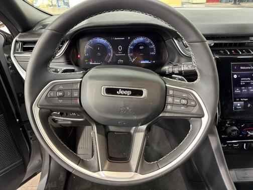 Silver Zynith 2024 Jeep Grand Cherokee Laredo
