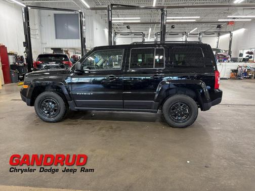 Black Clearcoat 2016 Jeep Patriot Sport