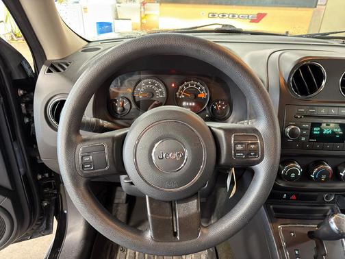 Black Clearcoat 2016 Jeep Patriot Sport