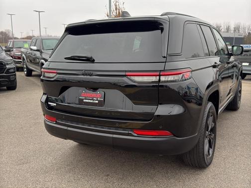 2024 Jeep Grand Cherokee Laredo