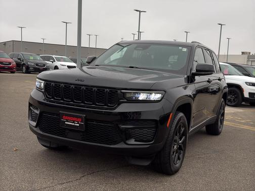 2024 Jeep Grand Cherokee Laredo