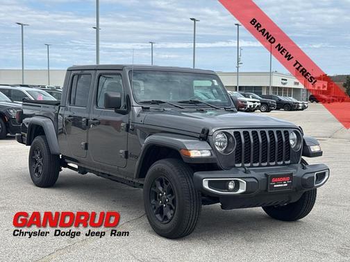 2023 Jeep Gladiator Sport