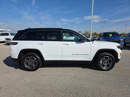 2022 Jeep Grand Cherokee Trailhawk