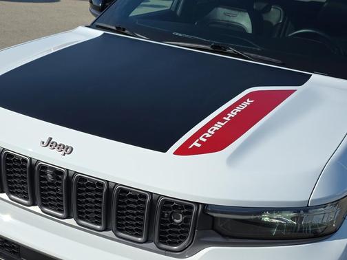 2022 Jeep Grand Cherokee Trailhawk