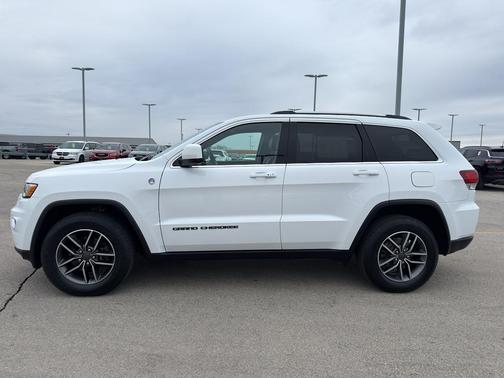 2020 Jeep Grand Cherokee Laredo