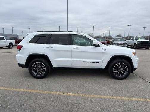2020 Jeep Grand Cherokee Laredo