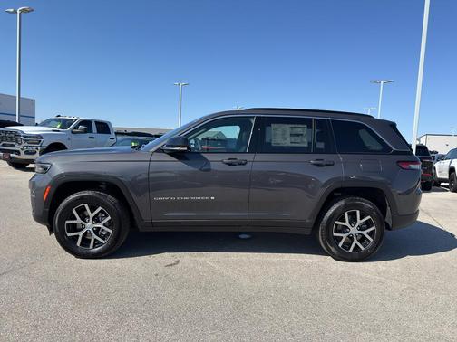 Metallic 2025 Jeep Grand Cherokee Limited
